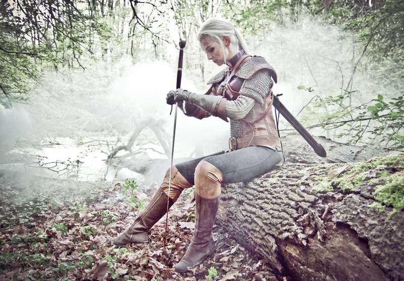 Illustration for article titled Witcher Cosplay Bends Genders